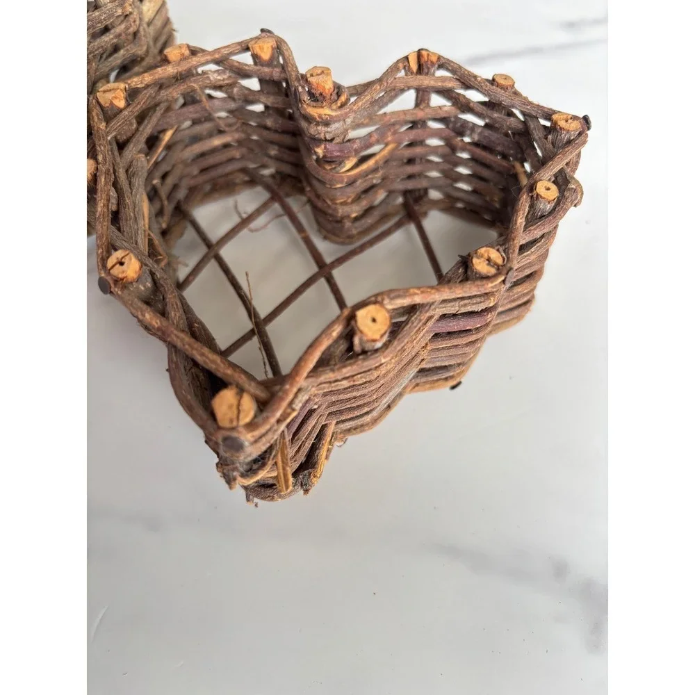 Set of 2 Rustic Woven Grapevine Heart Baskets Farmhouse Primitive Decor Brown
